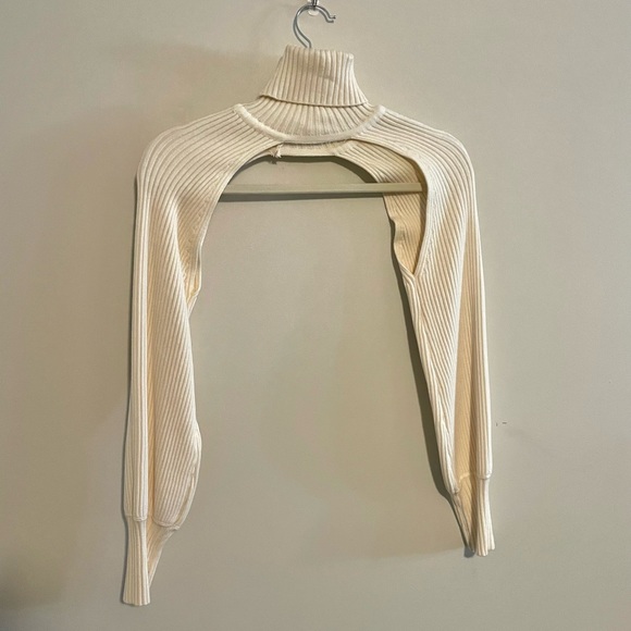 Turtleneck micro crop sweater - Picture 4 of 4